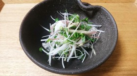 無駄なし!薬味たっぷり鯵の刺身&骨煎餅♪