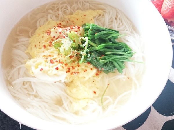 ニラ玉素麺(鶏ガラスープ)