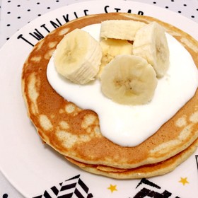 お腹に優しいサクふわバナナホットケーキ