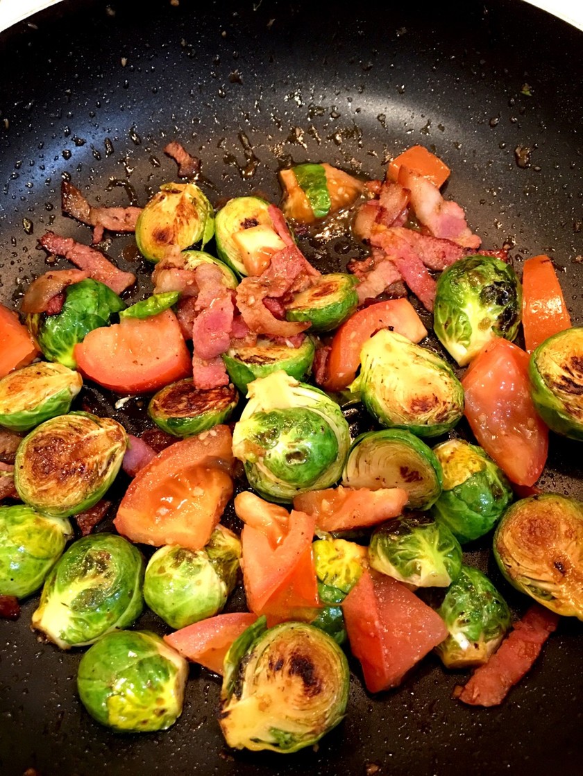 芽キャベツ、ベーコン、ペッパージャックのマカロニとチーズのレシピ