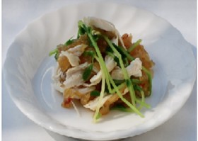 中華くらげと豆苗のサラダ