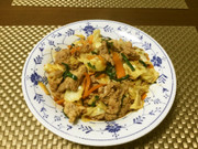 豚肉とニラとキャベツの中華炒めの写真