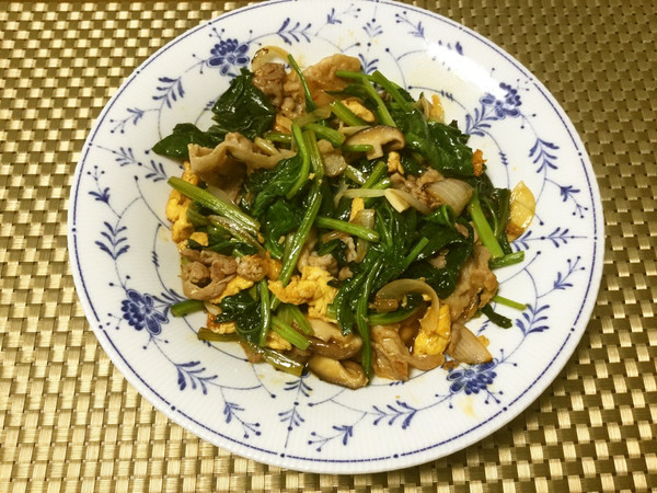ほうれん草と豚肉のオイスターソース炒め