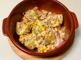新じゃがベーコンコーンのマヨチーズ焼き