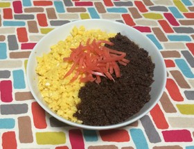 超簡単☆濃いめの味付けが旨い二色そぼろ丼