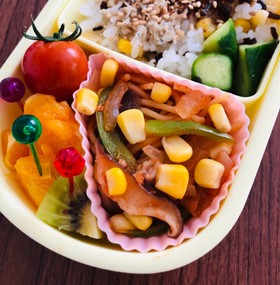 お弁当に♡小鍋ひとつで簡単ナポリタン