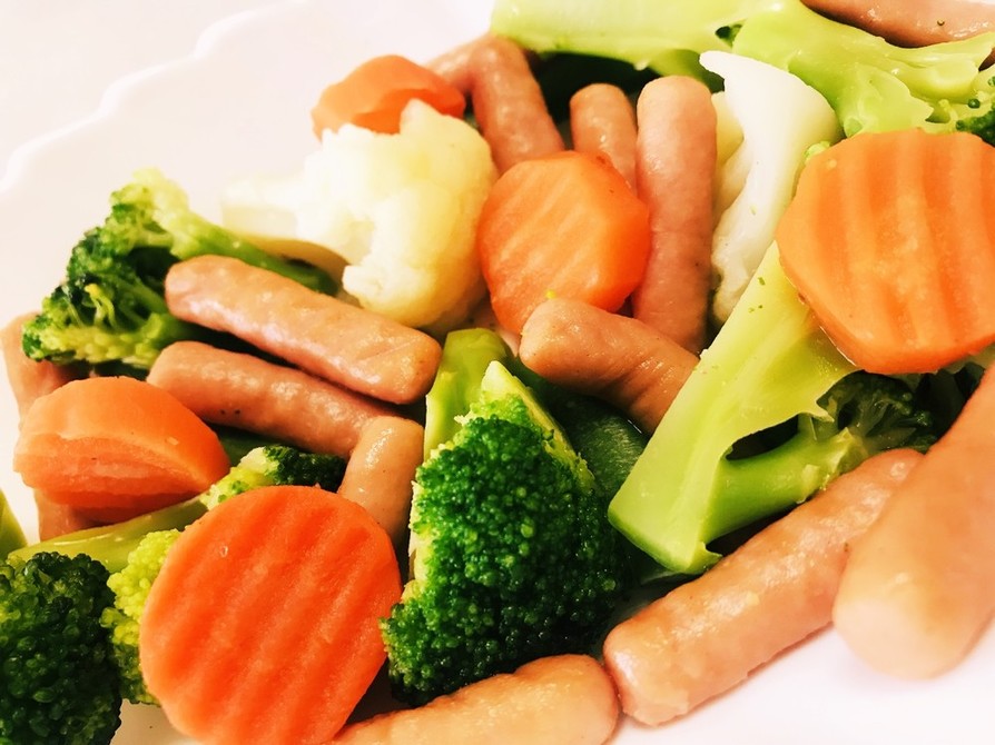 超簡単☆ポークビッツと野菜のレンジ蒸しの画像