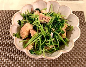 簡単ヘルシー サバと豆苗のピリ辛和え