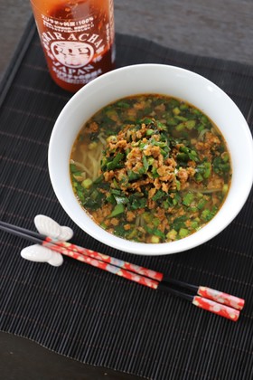 スリラチャの簡タンタン麺