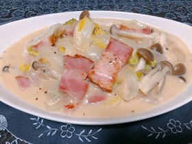 超簡単☆ベーコンと白菜の味噌牛乳煮込み
