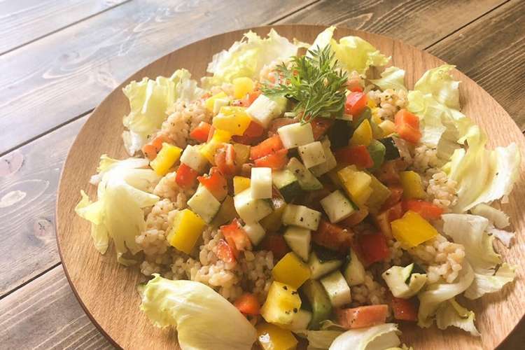 夏野菜とサーモンのチョップドサラダライス レシピ 作り方 By ベジギャルキッチン クックパッド 簡単おいしいみんなのレシピが357万品