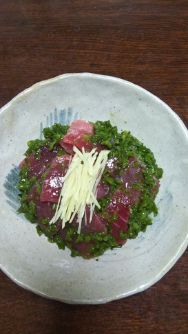 まぐろ、きざみめかぶのポン酢がけ