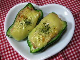 お弁当に簡単おかず❤ツナマヨピーマン焼き