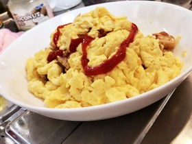 オムライス風スクランブルエッグ