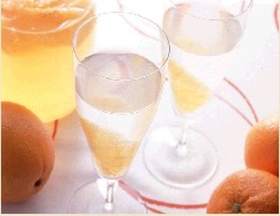 リンゴ酢のオレンジサワードリンクの写真
