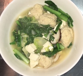 柚子胡椒風味の粉豆腐入り鶏団子スープ