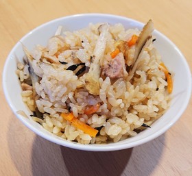 鶏ごぼうの炊き込みご飯