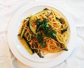 ラッキョで爽やか♪ナスとパクチーのパスタ
