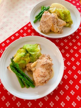 鶏肉とキャベツ、アスパラガスの蒸し焼き