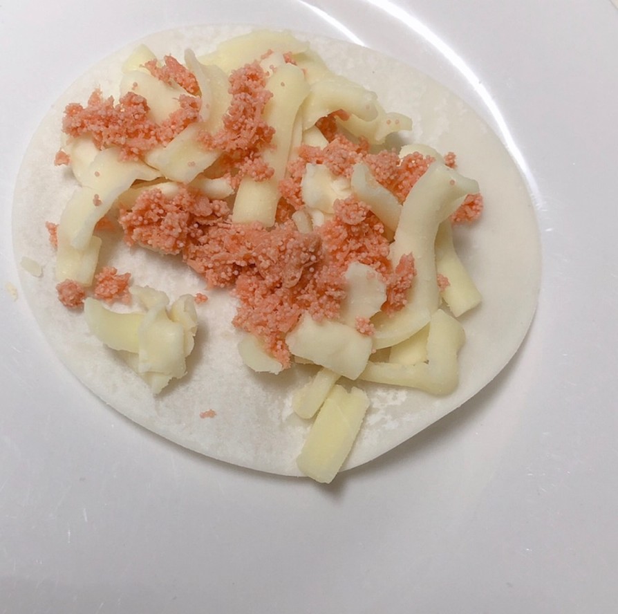 アテ☆おやつに★鮭とチーズとミニピザ風の画像