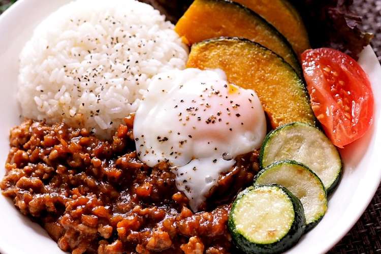 温玉のせ 夏野菜のキーマカレー レシピ 作り方 By Naruyan クックパッド 簡単おいしいみんなのレシピが360万品