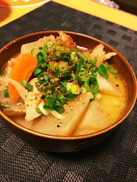 おろし生姜で香り立つ野菜たっぷり豚汁