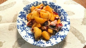 タコとポテトのレモンマスタードソテー