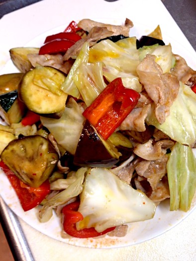お肉と野菜のキムチの素炒めの写真