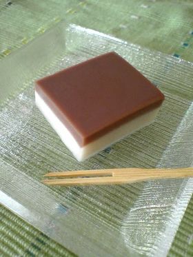こしあん入りミルク寒天