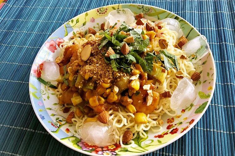 海老とコーンの旨味あんを冷たい麺で レシピ 作り方 By Komutatata クックパッド 簡単おいしいみんなのレシピが370万品