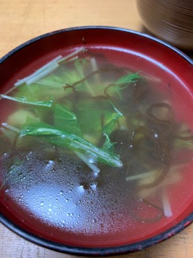 もずくとセロリのスープ