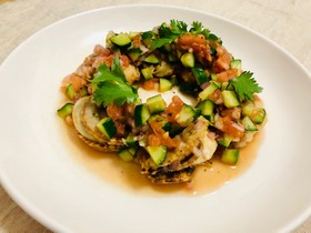 帆立のバター焼きたっぷりトマトサルサのせ