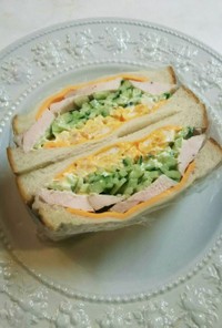 サラダチキン 玉子 胡瓜 サンドイッチ