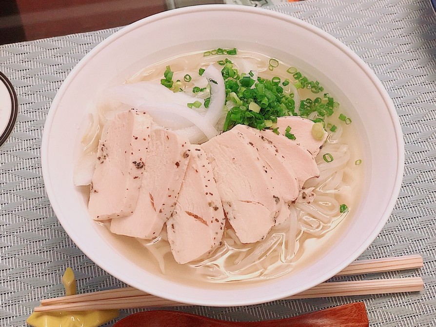 サラダチキンで鶏肉のフォーの画像