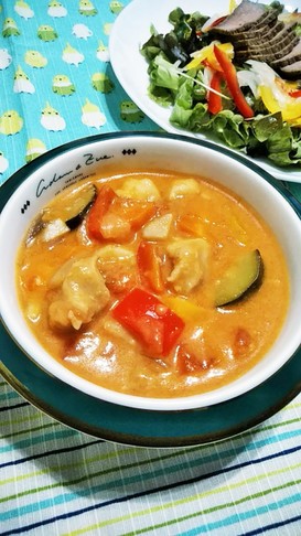 鶏もも肉のトマトクリームスープ