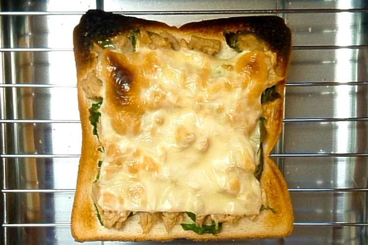 明日葉ツナマヨチーズトースト レシピ 作り方 By エリック上田 クックパッド