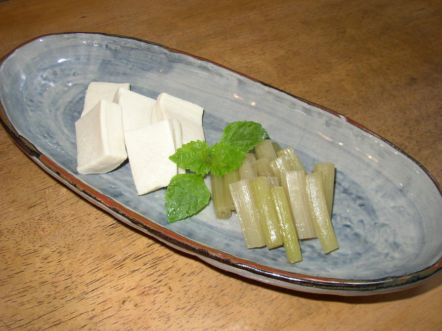 １つの鍋で★高野豆腐とふきの含め煮の画像