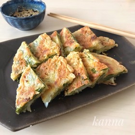 ピリ辛タレとエゴマのチヂミ