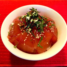 特売マグロで☆まろやか漬け丼