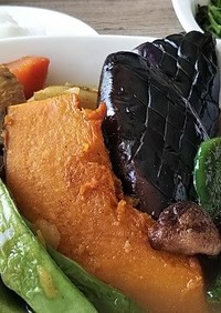 ７種野菜とトロトロ手羽元のスープカレー