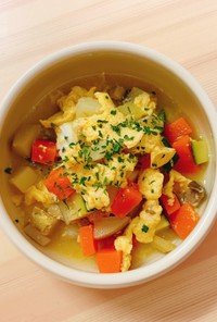クミンでカレー風☆野菜と生姜の卵スープ