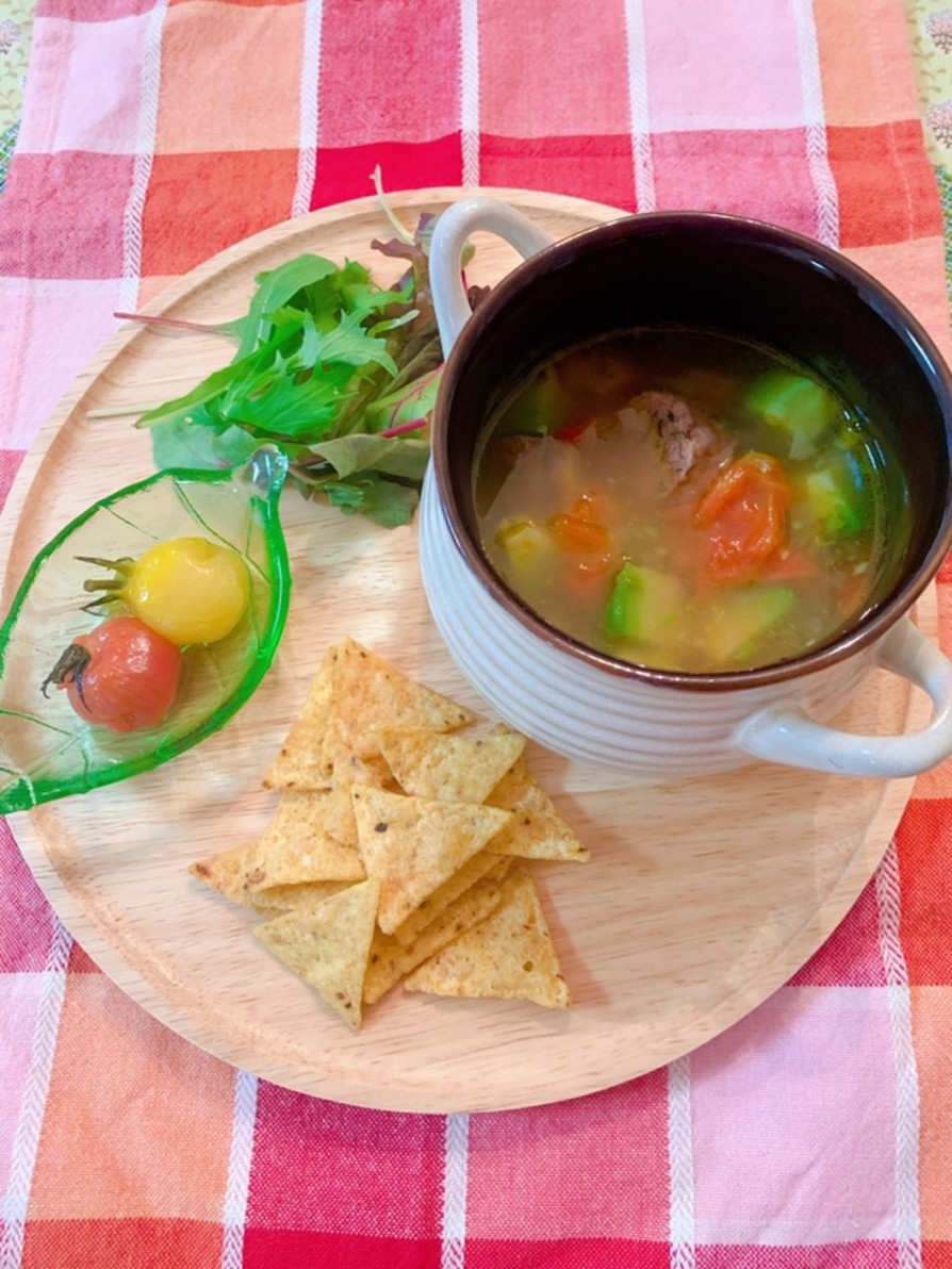 ひよこ豆とアボカドのスープの画像