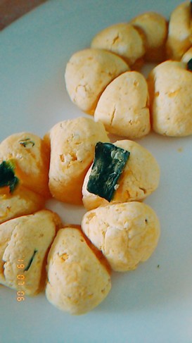 白玉粉と木綿豆腐でかぼちゃのお餅風パン♡