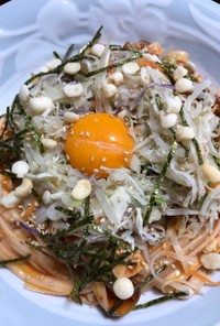 野菜たっぷり…ピリ辛ごまダレ冷麺