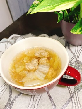 タイ風豚挽き肉と春雨スープ