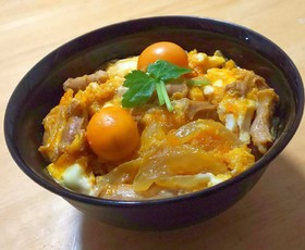 きんかん卵ともつの親子丼