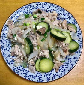 豚肉とズッキーニの炒め物