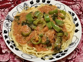万願寺唐辛子とトマトのパスタ