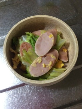 魚肉ソーセージとレタスのマヨ炒め