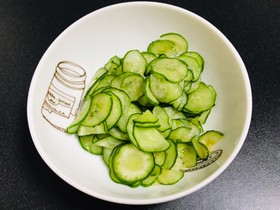 簡単お手軽副菜!塩漬けきゅうり